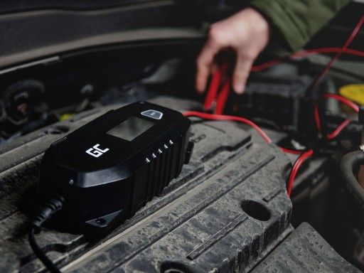 Nabíječka pro akumulátory 6V / 12V (4A) s funkcí chytré diagnostiky