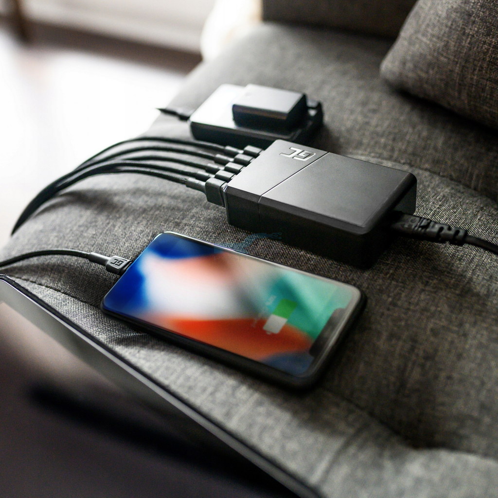 Rychlá nabíječka GC ChargeSource 5 52 W — 5x USB-A, kabel napájecí 1.2 m